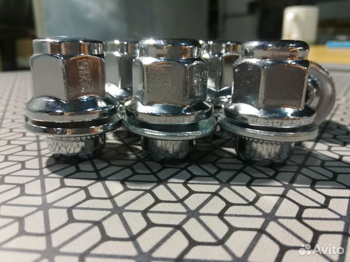 Гайки оригинал Toyota Mitsubishi 12x1.5 с шайбой