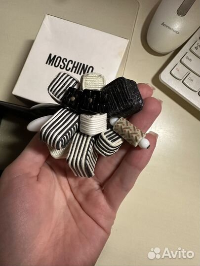 Брошь Moschino