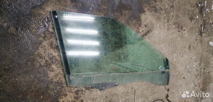Стекло двери переднее правое левое Audi 80