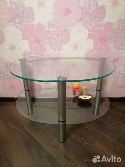 Стеклянная тумба под тв