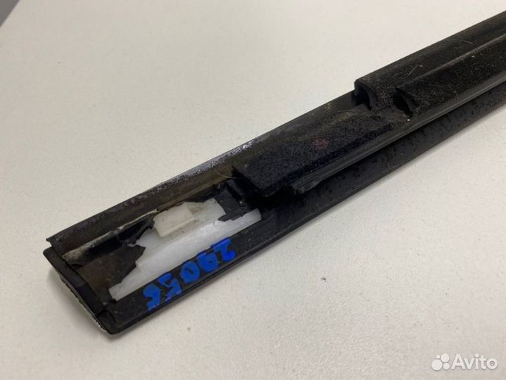 Накладка стекла переднего левого Ford Mondeo Iv