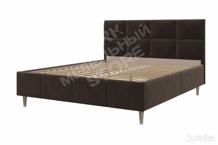 Кровать с мягким изголовьем