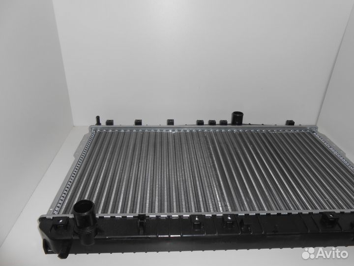 Радиатор охлаждения Шевроле Лачетти