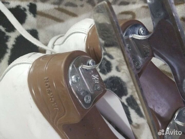 Jackson коньки