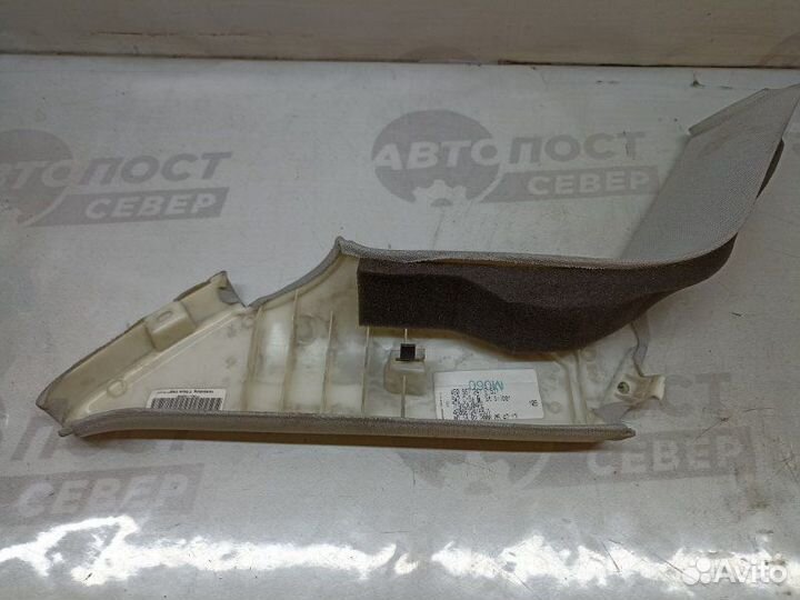 Обшивка стойки задняя левая Audi A8 D3 BVJ