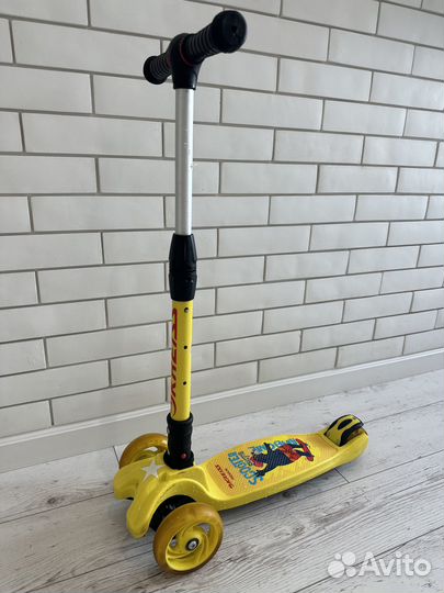Самокат детский трехколесный