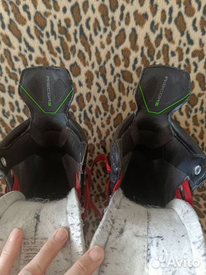 Коньки хоккейные