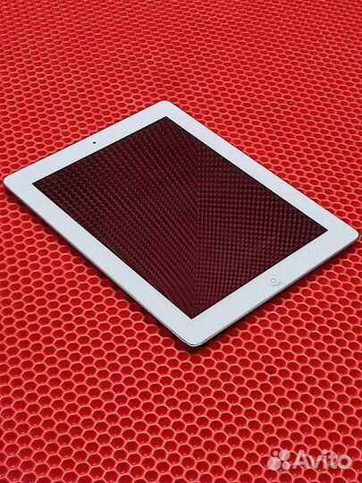 Планшет Apple iPad (2010) 32Gb Wi-F(6930 мАч)(мл)