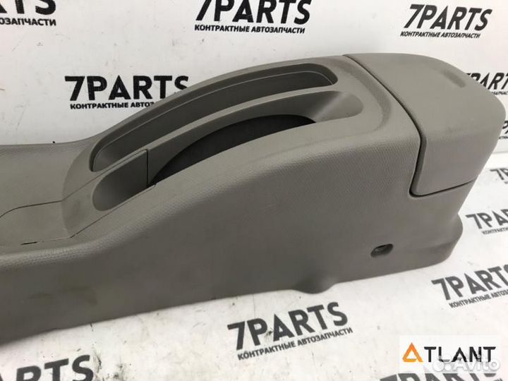 Бардачок между сиденьями nissan march