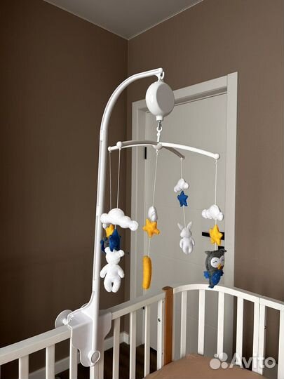 Музыкальный мобиль в кроватку