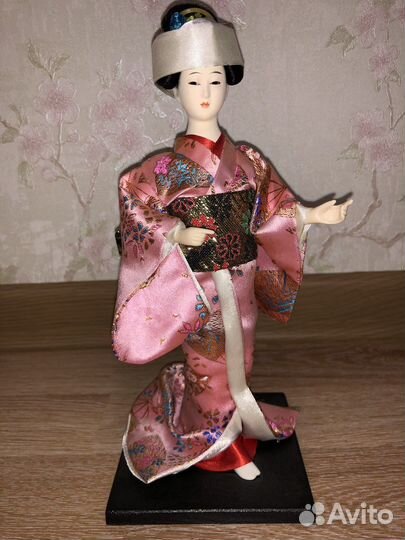 Статуэтка японской гейши