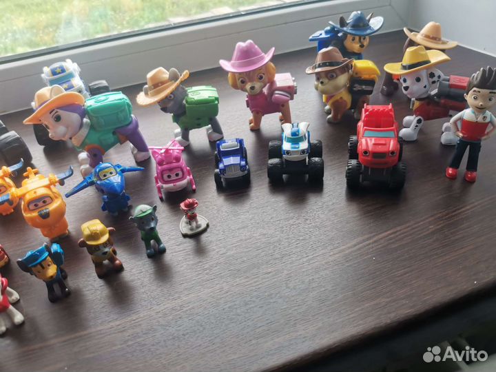 Щенячий патруль, робокары, чудо-машинки и прочие