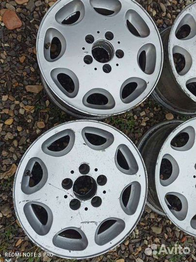 Mercedes 124Ромашки R15