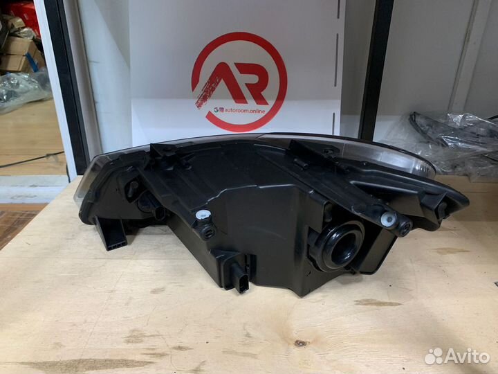 Фара правая VW Polo 10-15