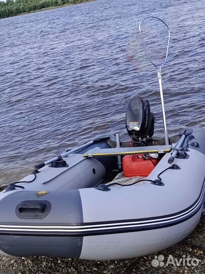 Лодка Ривьера 3400