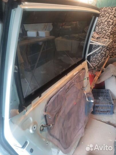 Дверь toyota виш 20 кузов 2009 года на запчасти