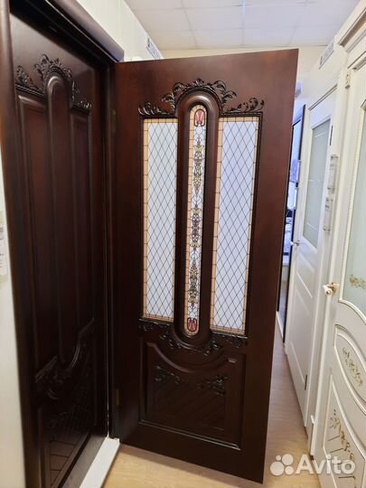 Дверь новая, натуральный шпон, с коробкой