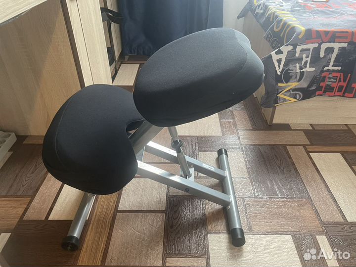 Металлический коленный стул Smartstool