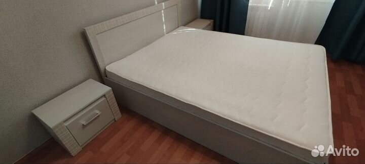 Кровать с матрасом