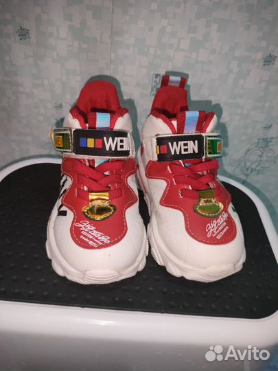 Кроссовки для девочки 22 размер