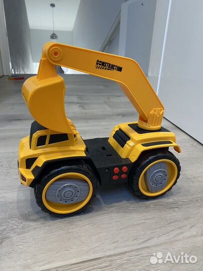 Детская машинка экскаватор
