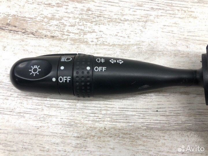 Подрулевой переключатель света Toyota Corolla