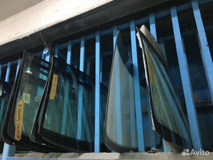 Лобовое стекло Крайслер Вояджер/ Караван