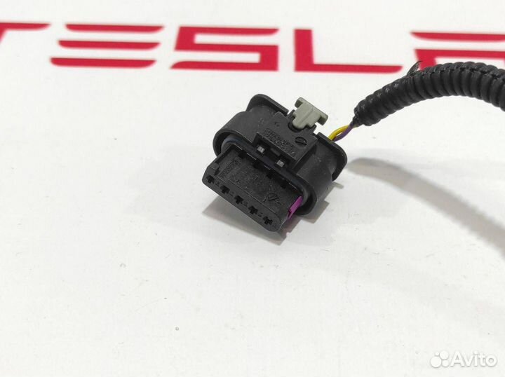 Разъем (фишка) проводки Tesla Model X рест. 2022
