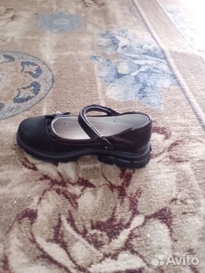 Туфли для девочки новые