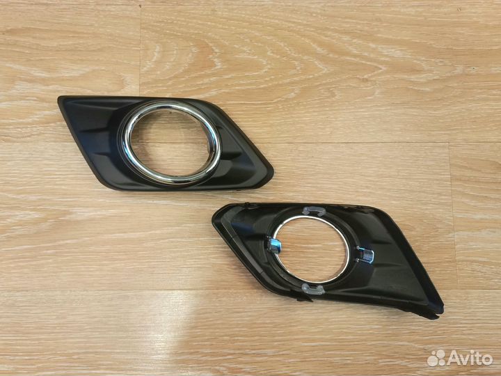 Оправа туманки новая Nissan X-Trail 2014-2017