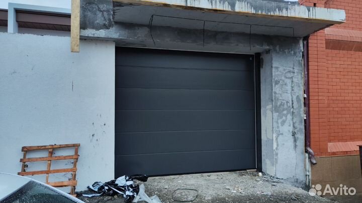 Секционные ворота