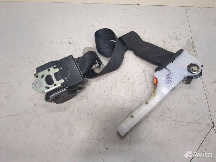 Ремень безопасности Nissan Juke, 2011