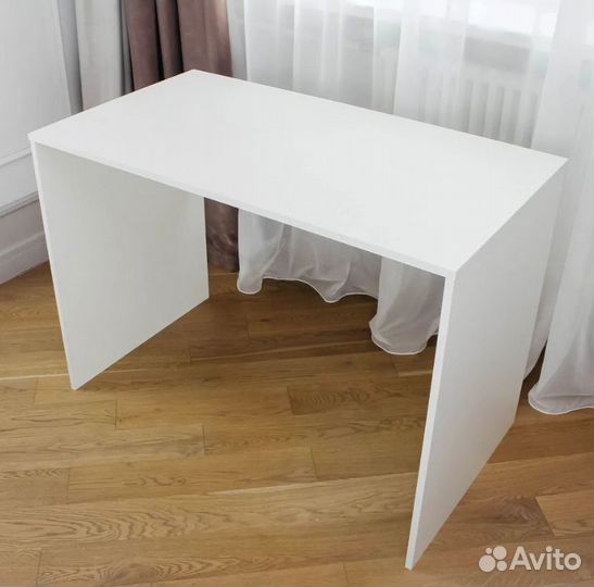 Письменный стол белый