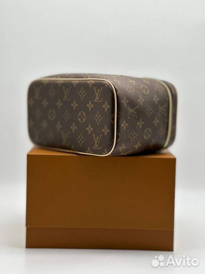 Несессер Louis Vuitton