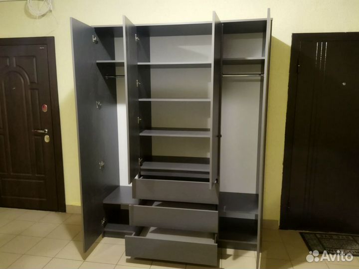 Шкаф распашной новый