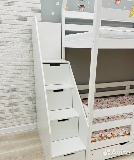 Детская двухъярусная кровать домик с комодом