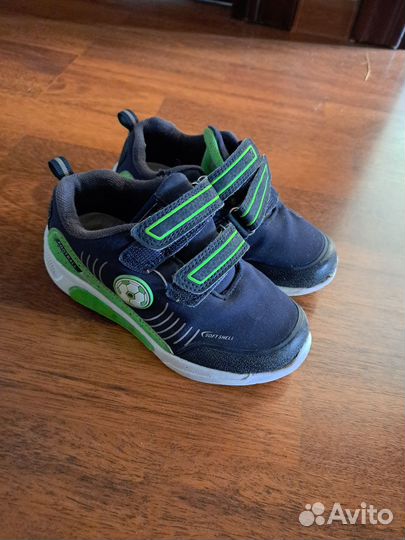 Детские кроссовки светящиеся 27 размер