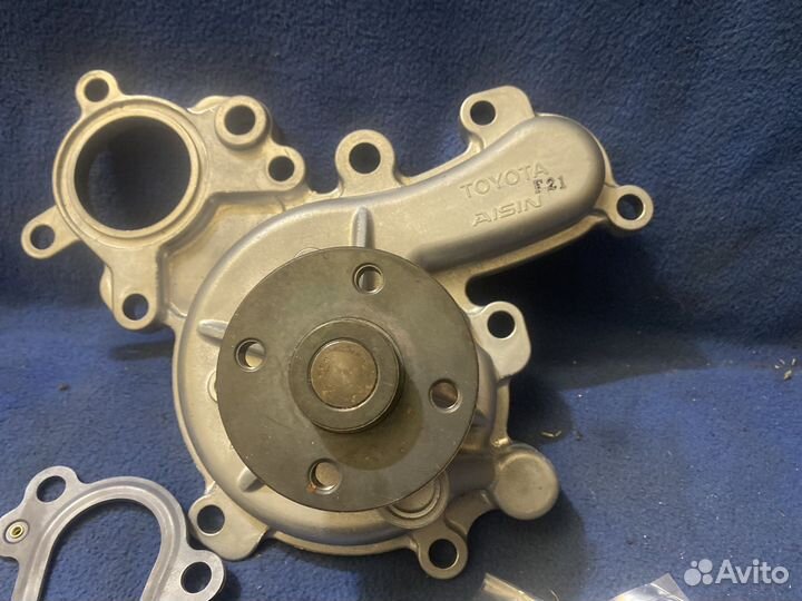 Помпа /насос lexus LX 570 toyota sequoia tundra