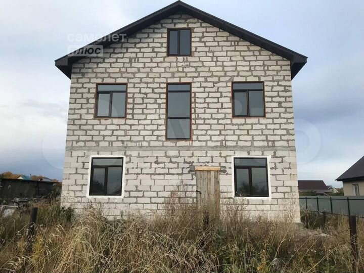 Дом 196 м² на участке 13,9 сот.