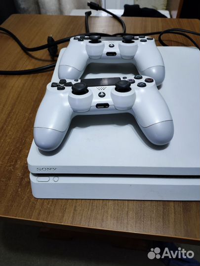 Sony playstation 4 slim