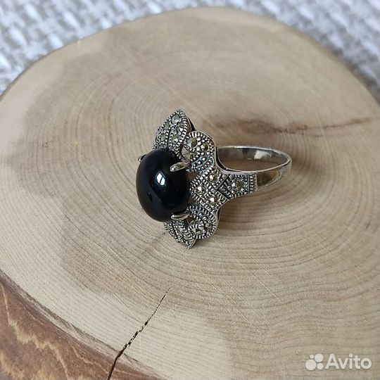 Серьги, кольцо серебряные с ониксами и марказитами