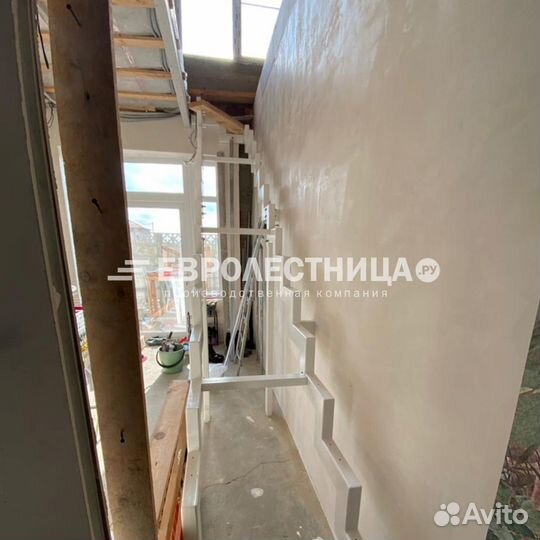 Лестница в дом на второй этаж