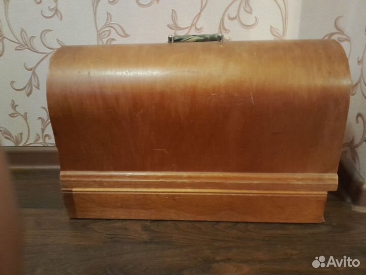 Швейная машинка Чайка