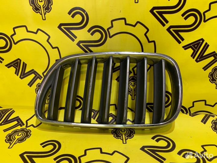 Решетка радиатора передняя левая Bmw X3 E83