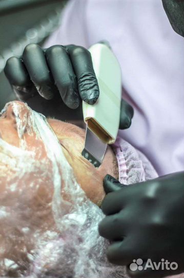 Маникюр с покрытием гель-лаком