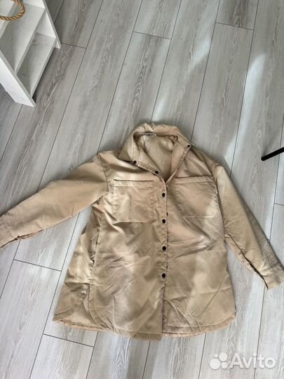 Продам верхнюю одежду зима и весна/осень