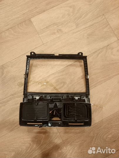 Дефлектор воздушный центральный ваз (LADA) Granta