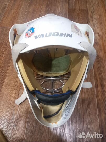 Вратарский шлем