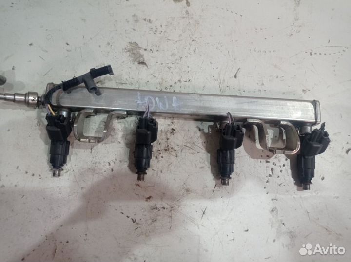 Форсунка топливная Ford C-Max 2.0I 2006