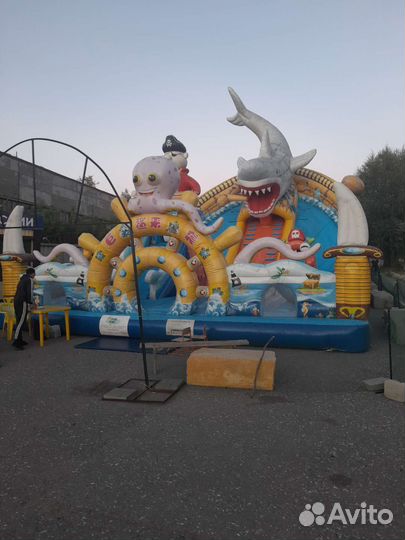 Надувной игровой центр